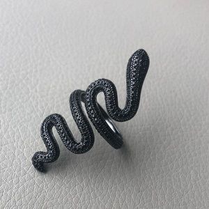 Taylor Swift snake ring